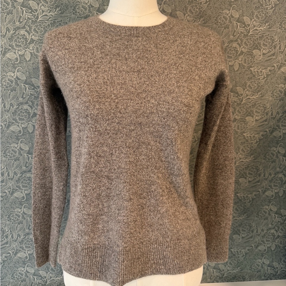 Aqua 100% Cashmere Heather Taupe Brown Crewneck Sweater XS - Picture 1 of 2